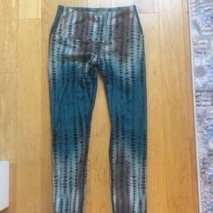 Pheel Beyond Leggings Tie-Dye Blue and Green